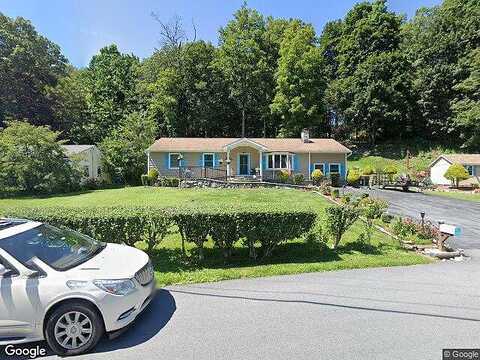 Lori, POUGHKEEPSIE, NY 12603