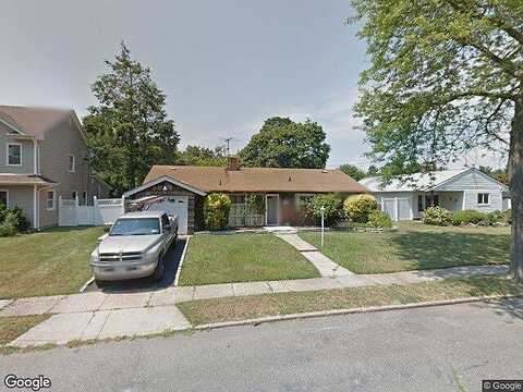 Virginia, SYOSSET, NY 11791