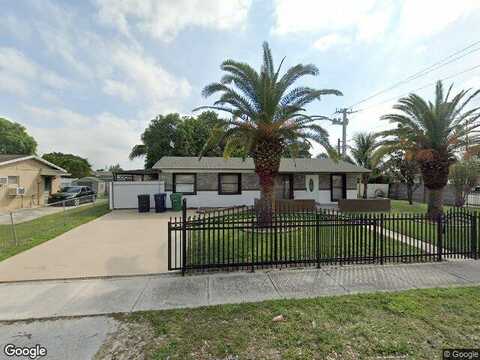 195Th, MIAMI GARDENS, FL 33056