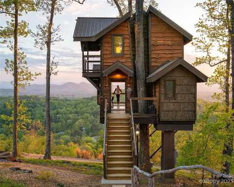 Treehouse Haven, Asheville, NC 28804