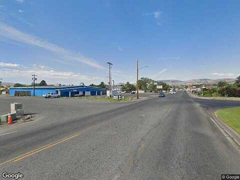 Petra Court, Omak, WA 98841