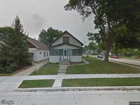 90Th, MILWAUKEE, WI 53227