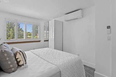 Boca Ratan, LAKE OSWEGO, OR 97034