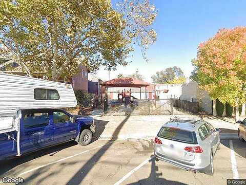 3Rd, SACRAMENTO, CA 95817