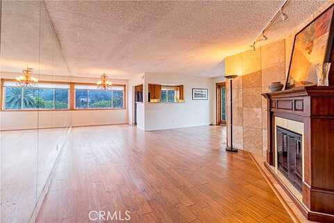 Cahuenga, LOS ANGELES, CA 90068