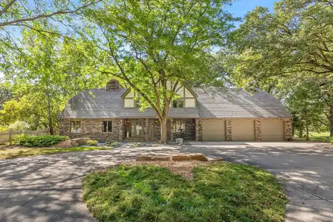 Oakwood, HUTCHINSON, MN 55350