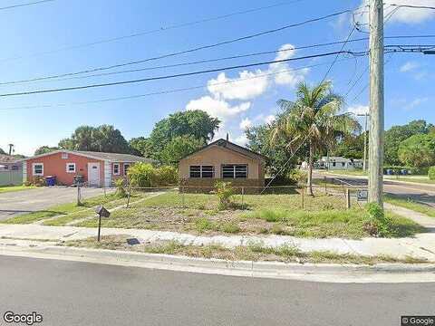 Avenue, FORT PIERCE, FL 34950