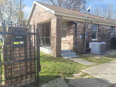 32Nd 1/2, HOUSTON, TX 77022