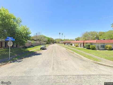 Wood Dr, Victoria, TX 77904