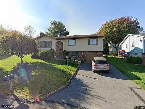 Marion Cir, Olyphant, PA 18447