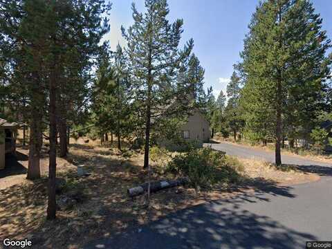 Mt Rainier Ln # 7, Sunriver, OR 97707