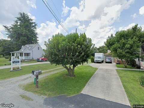 Holly Pl, Mount Pleasant, PA 15666