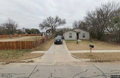 E Davis Ave, Fort Worth, TX 76104