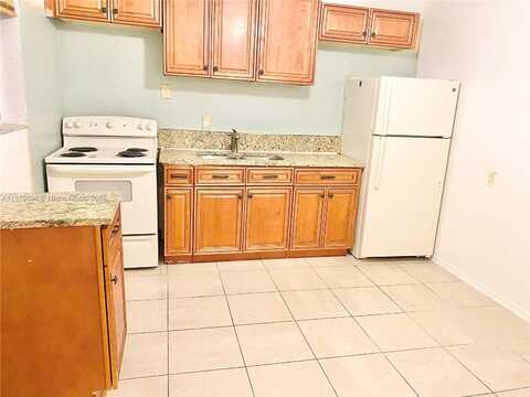 Nw 7Th Ct, Hallandale Beach, FL 33009