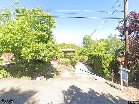 Sw 36Th Ave # B, Portland, OR 97219