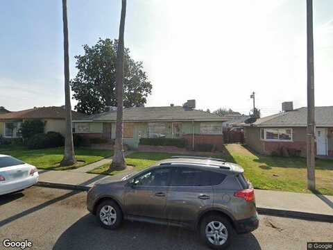 Mayfair Dr S, Fresno, CA 93703