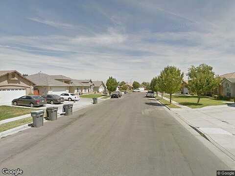 W Dylan Ave, Kerman, CA 93630