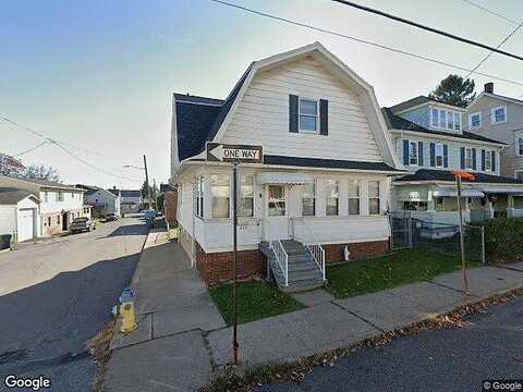 Walnut St, Freeland, PA 18224