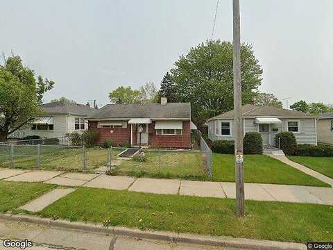 Westlawn, RACINE, WI 53405