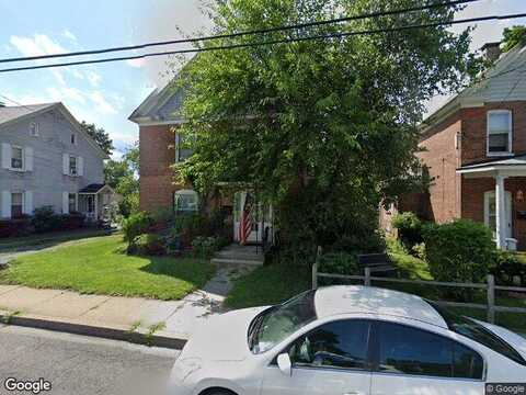 Courtland, EAST STROUDSBURG, PA 18301