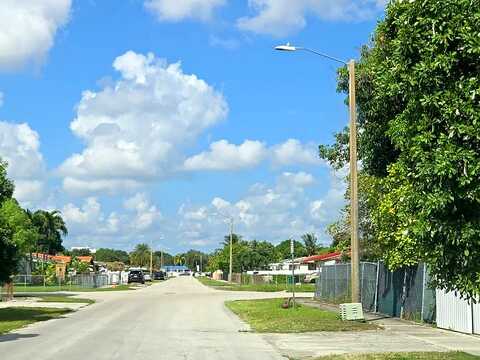 185Th, MIAMI GARDENS, FL 33055
