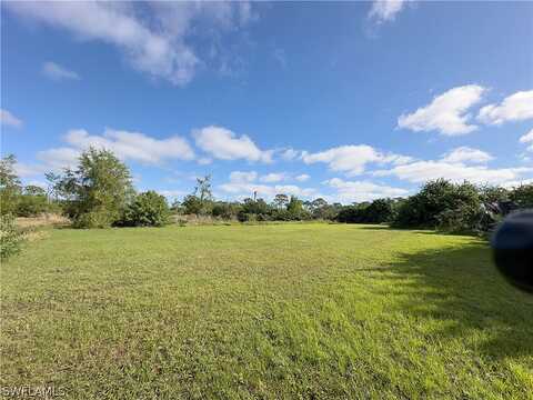 Mabel Lane, North Fort Myers, FL 33917