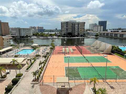 Ocean, HALLANDALE BEACH, FL 33009