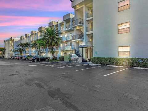 E Sunrise Lakes Dr, Sunrise, FL 33322