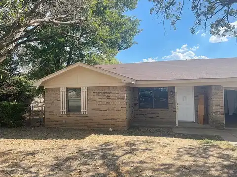 W 3Rd Street, Weatherford, TX 76086