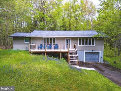 Sheffick Dr W, Gouldsboro, PA 18424