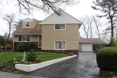 Dale, HICKSVILLE, NY 11801