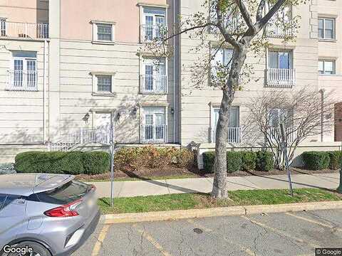 Shearwater Ct W Apt 12, JERSEY CITY, NJ 07305