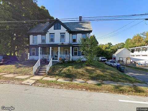 Hall St, LEOMINSTER, MA 01453