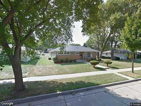 89Th, MILWAUKEE, WI 53225