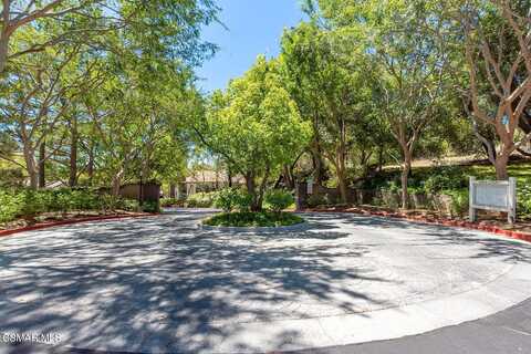 Spanish Oak Ln, OAK PARK, CA 91377