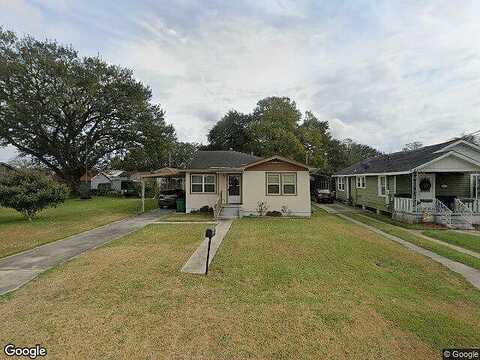 Avenue B, WESTWEGO, LA 70094