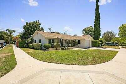 Just East Of Hillhurst Ave. - Walking Distance Cl, Los Angeles, CA 90005