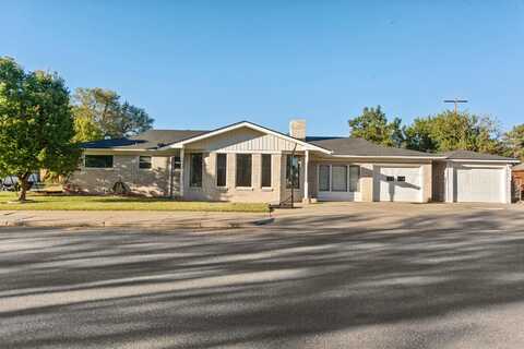 2100 N Zimmers Street, Pampa, TX 79065