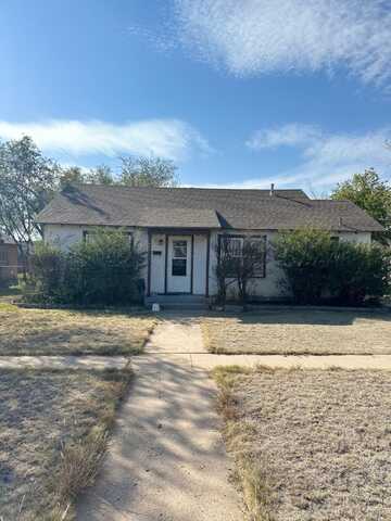 1006 W 3RD Avenue, Canyon, TX 79015