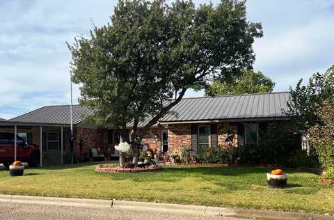 502 S Evergreen Street, Booker, TX 79005