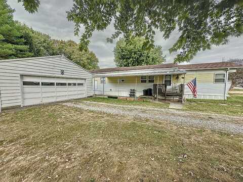 54 Clinton St, The Plains, OH 45780