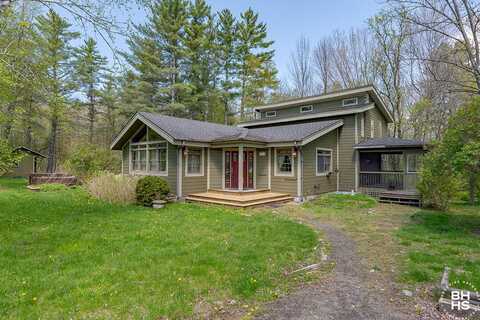 8 Mason Young Lane, Keene Valley, NY 12943