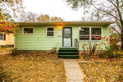 806 S COCHRANE Street, Aberdeen, SD 57401