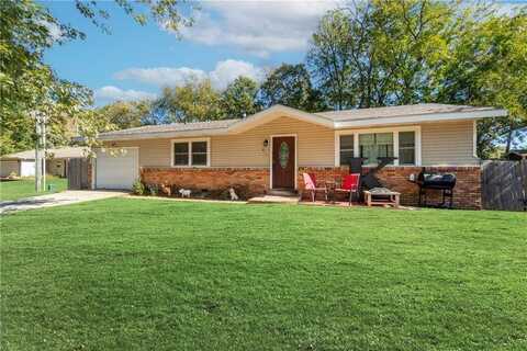 611 N Lewis ST, Prairie Grove, AR 72753