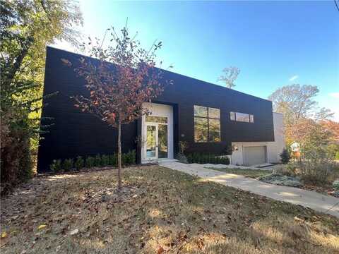 557 N Assembly, Fayetteville, AR 72701