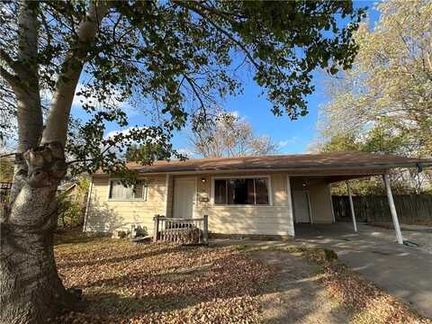 708 E Huntsville AVE, Springdale, AR 72764