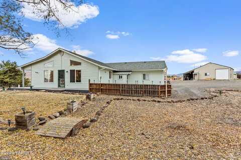 550 Red Tail Rd, Yakima, WA 98908