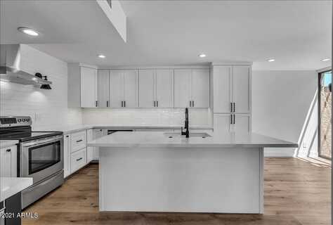 7401 N SCOTTSDALE Road, Scottsdale, AZ 85258