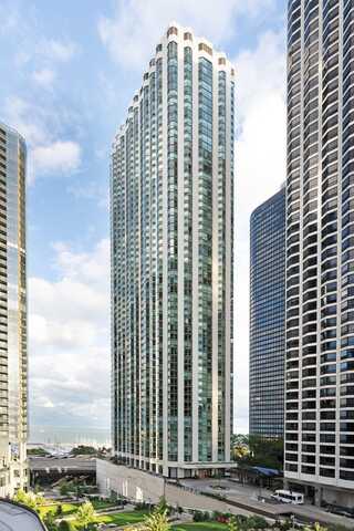 195 N. HARBOR Drive, Chicago, IL 60601