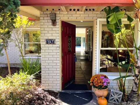 801 Descanso Way, San Rafael, CA 94903